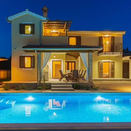 Villa David - Luxurious Secluded Villa With A Heated Pool Butkovici  Exterior photo