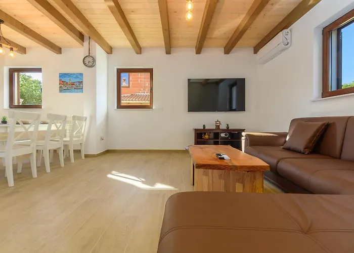 Villa David - Luxurious Secluded Villa With A Heated Pool