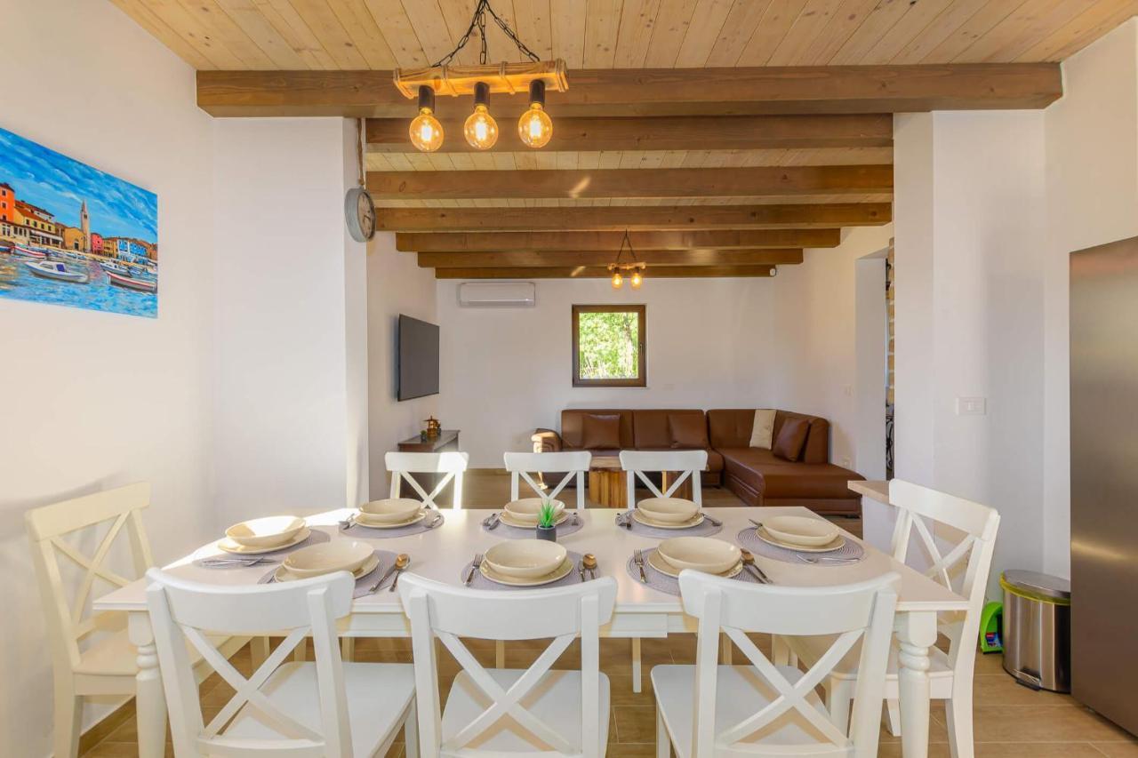 Villa David - Luxurious Secluded With A Heated Pool *