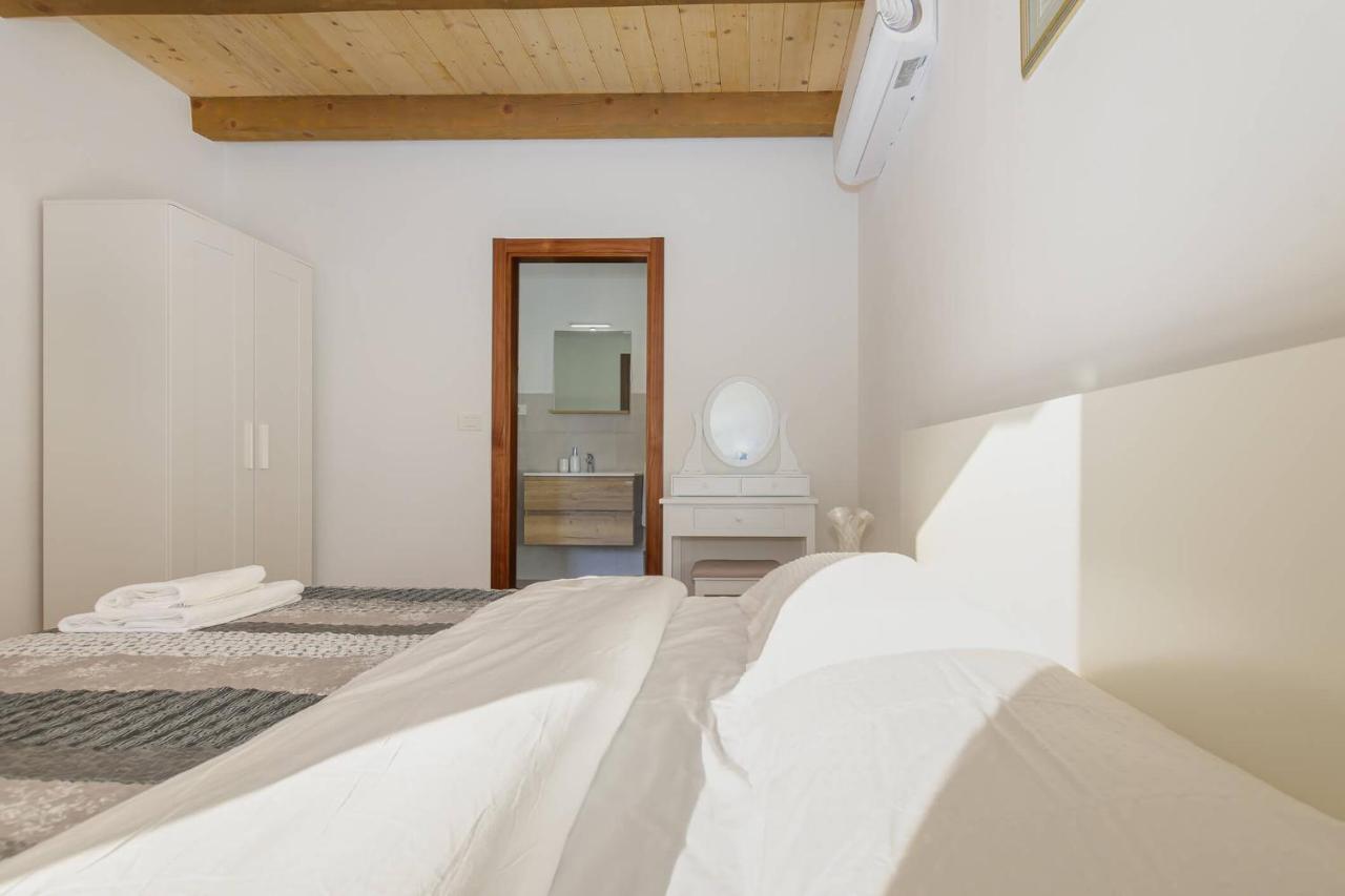 Villa David - Luxurious Secluded With A Heated Pool Butkovici (Istria)