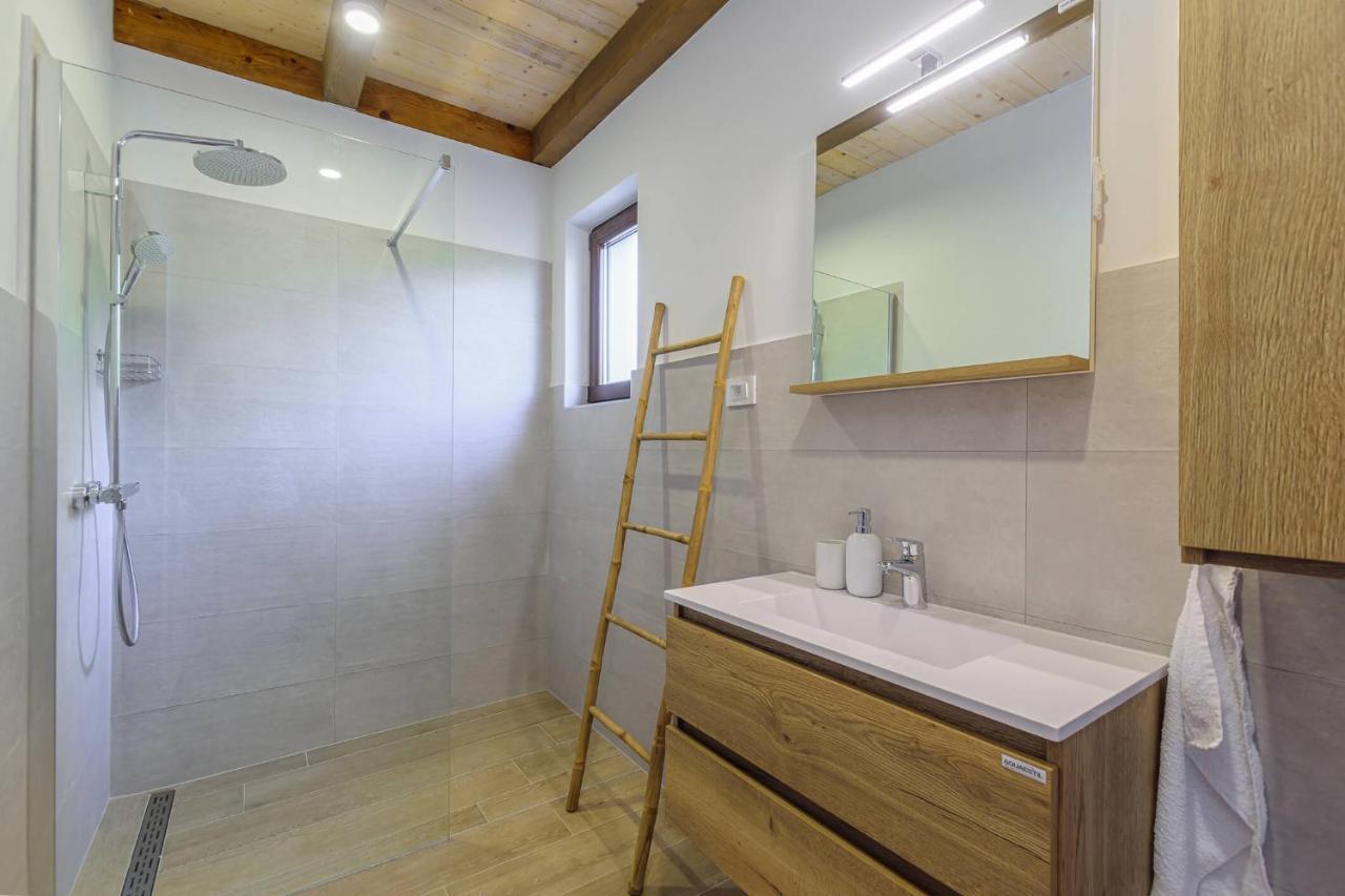 Villa David - Luxurious Secluded With A Heated Pool *