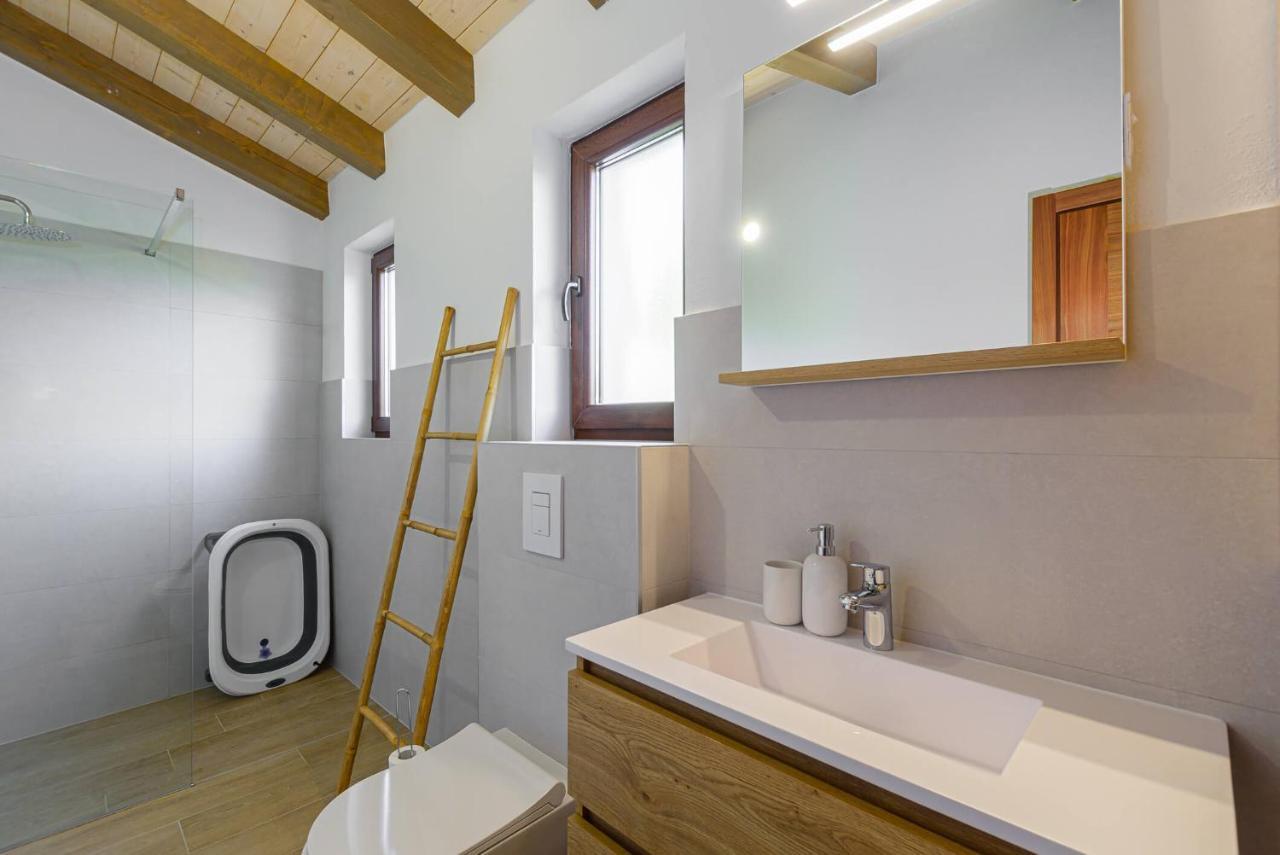 Villa David - Luxurious Secluded With A Heated Pool Butkovici (Istria)