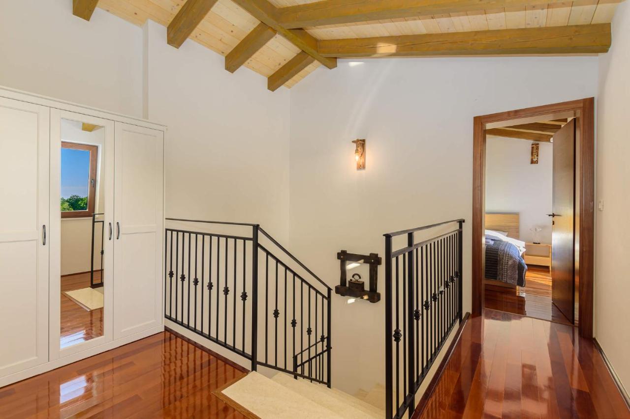 David - Luxurious Secluded With A Heated Pool Villa *
