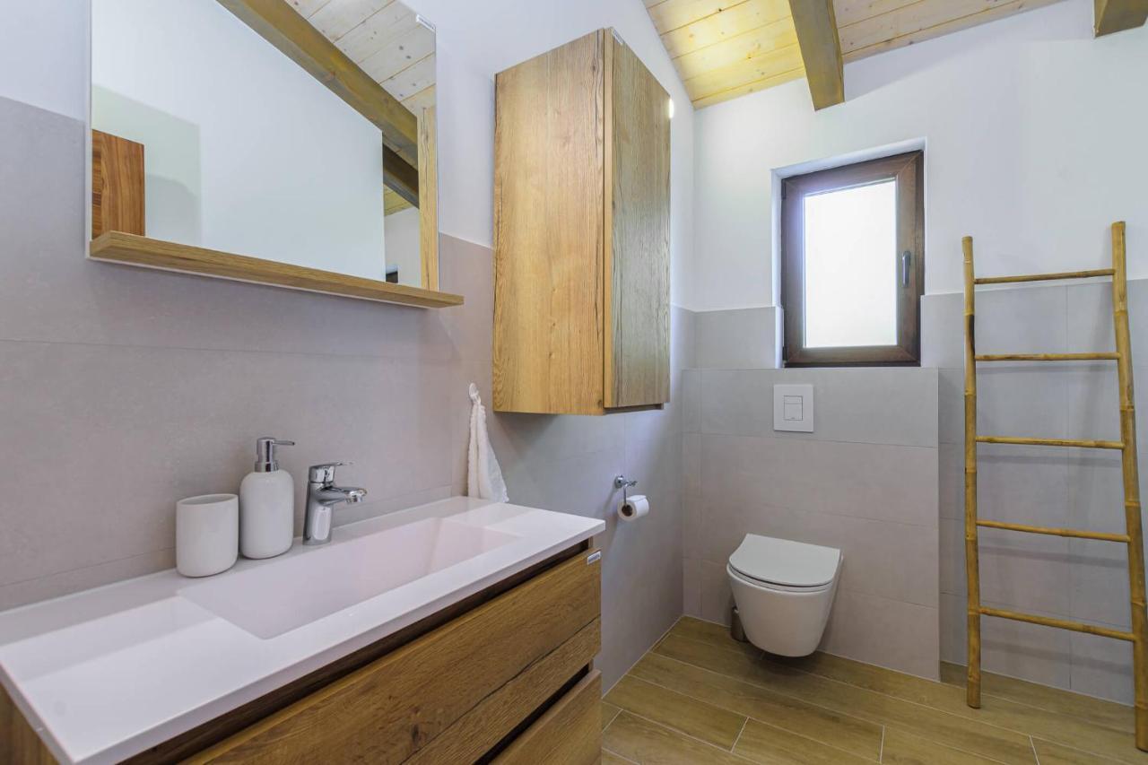 David - Luxurious Secluded With A Heated Pool * Butkovici (Istria)